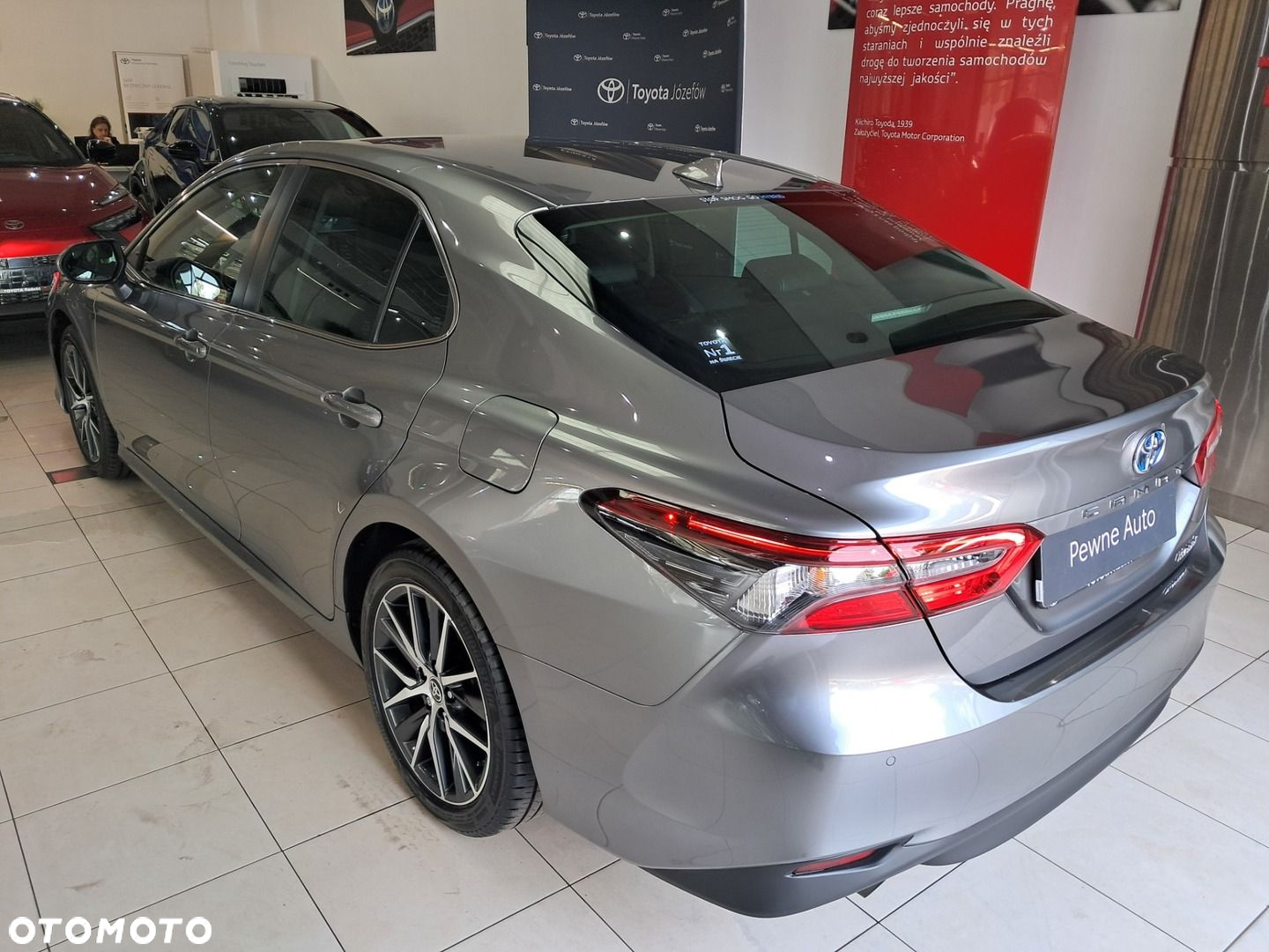 Toyota Camry 2.5 Hybrid Prestige CVT - 3