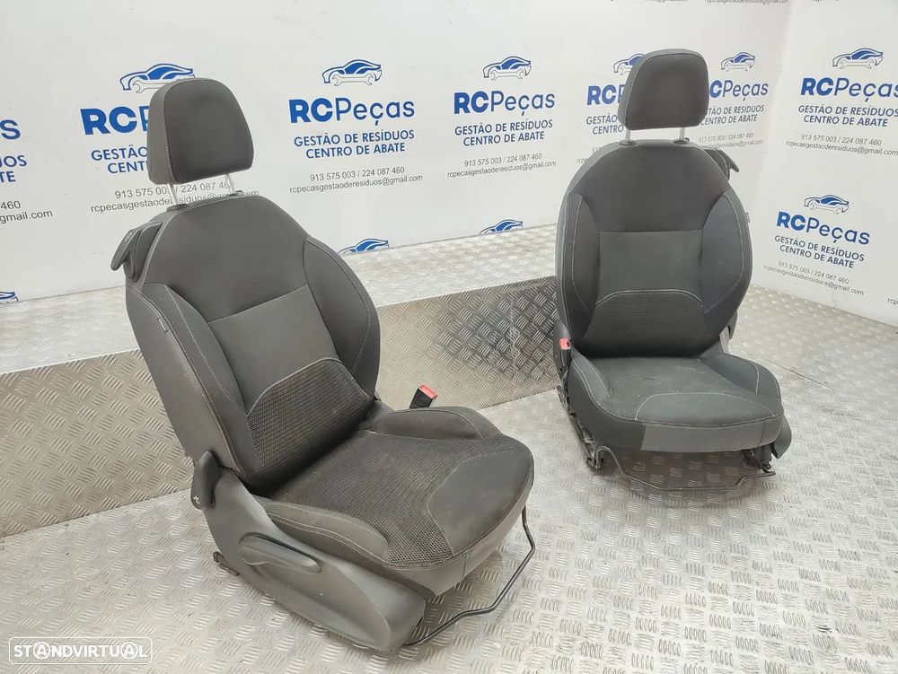 Conjunto Bancos Frontais Frente em Pele e Tecido Citroen DS3 Diesel 2009 - 2016 - 5