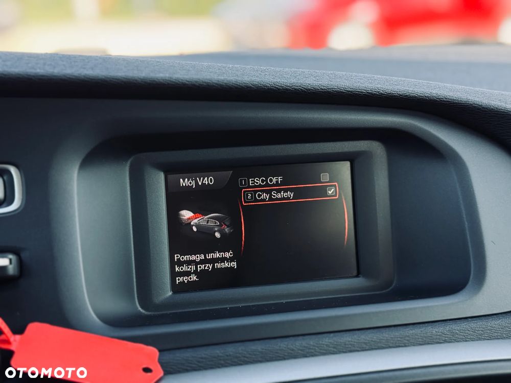 Volvo V40 T2 Momentum - 34