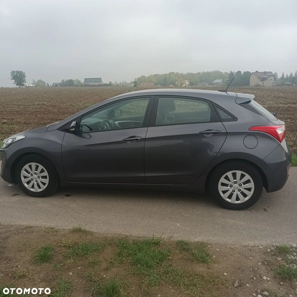 Hyundai i30 blue 1.6 CRDi Trend - 9