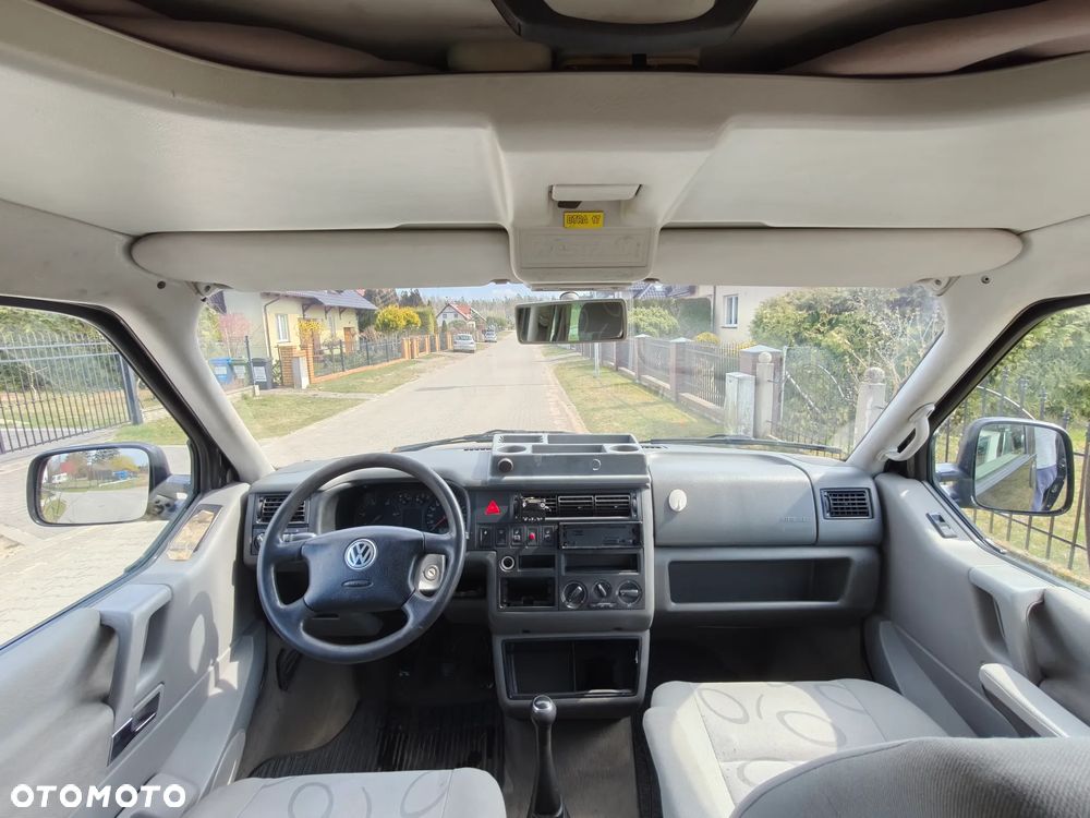 Volkswagen Multivan - 10