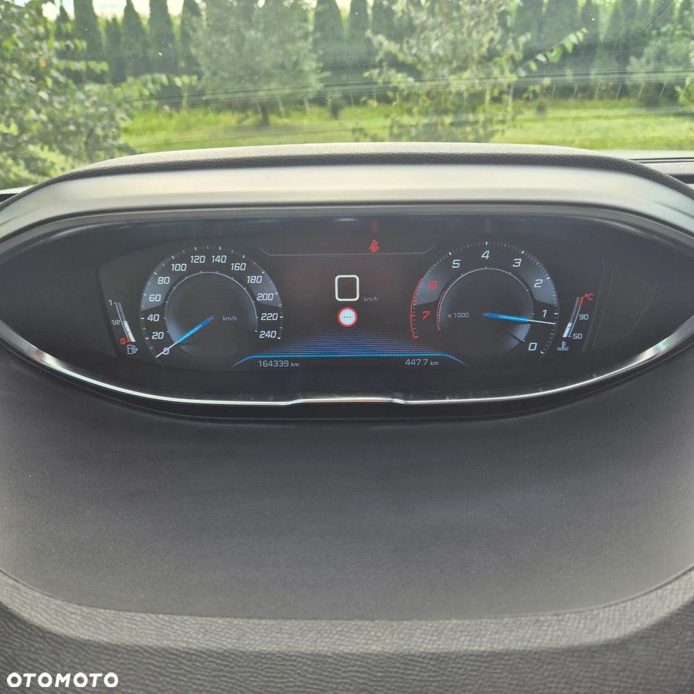 Peugeot 3008 1.2 PureTech Allure S&S - 17