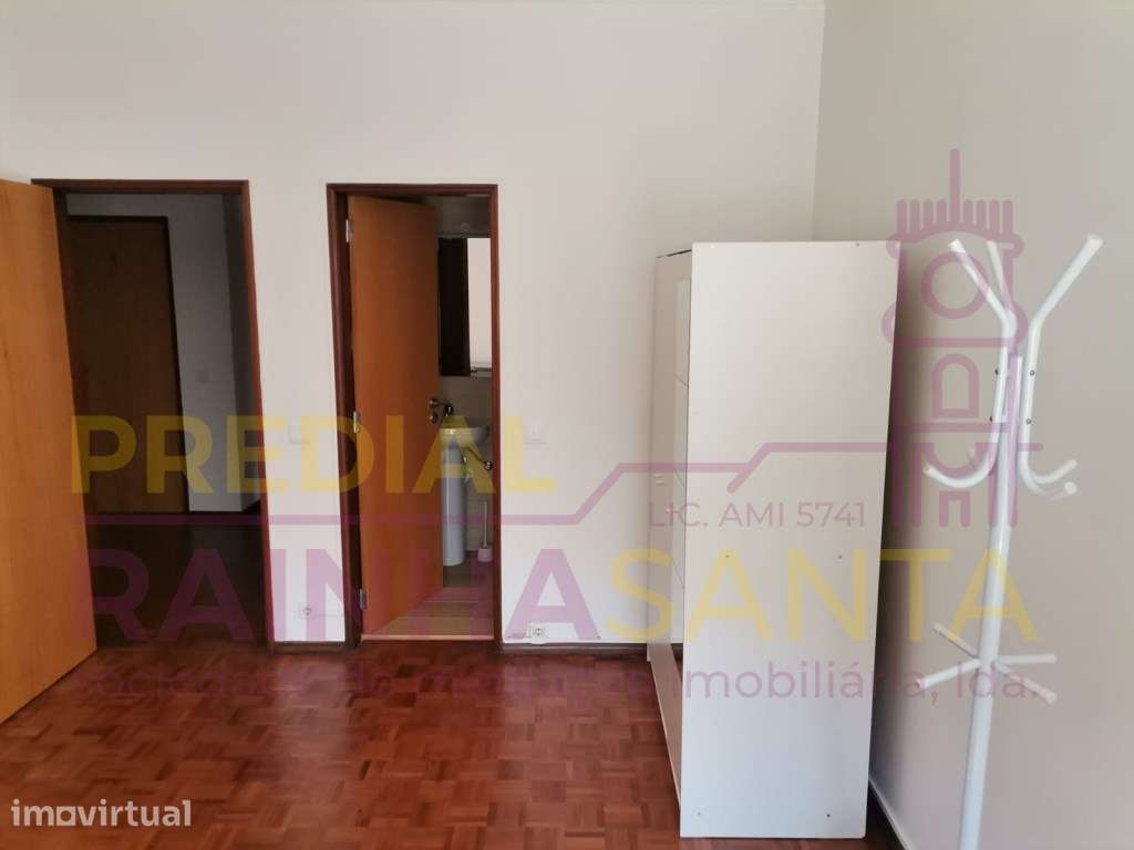 Quarto c/ wc privativo em apartamento remodelado - Rua do Brasil - ... - Grande imagem: 2/8