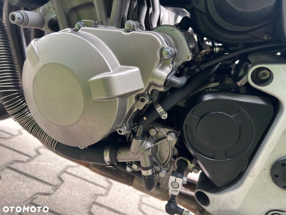 Honda Hornet - 27