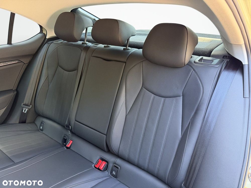 Skoda Superb 2.0 TDI SCR Selection DSG - 37