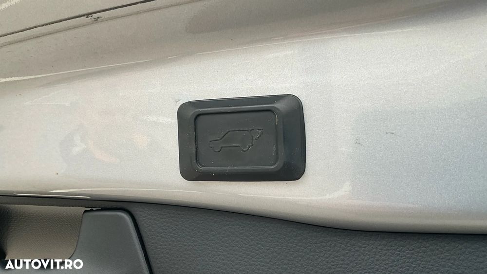 Toyota RAV4 2.5 Hybrid VVT-iE 4x4 Luxury Premium - 18