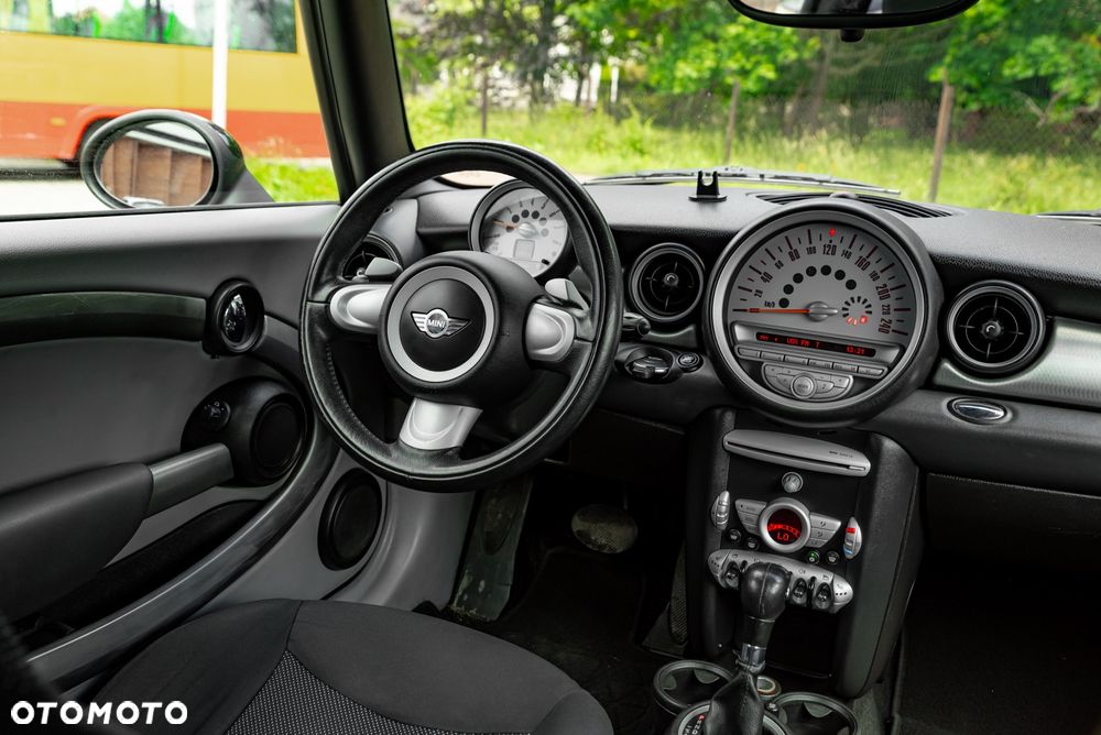 MINI Cooper 50 Camden - 24