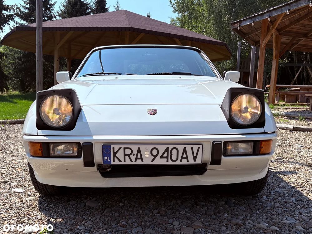 Porsche 924 - 8