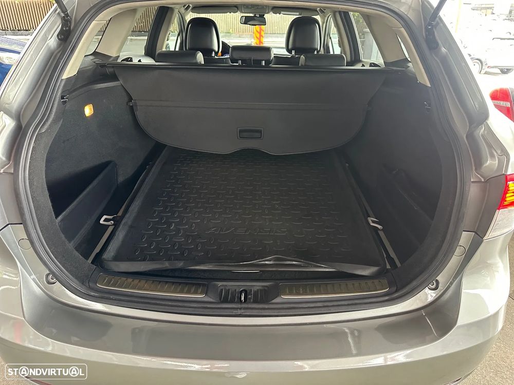 Toyota Avensis SW 2.0 D-4D Luxury+GPS - 9