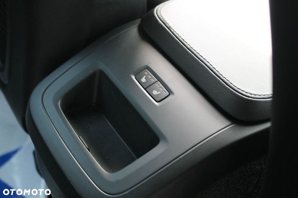 Volvo XC 90 B5 D AWD Geartronic Momentum - 39