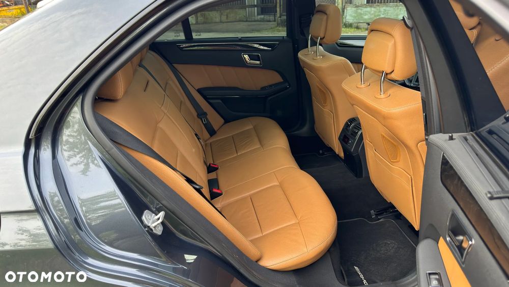 Mercedes-Benz Klasa E 350 CDI 4-Matic BlueEff Avantgarde - 24