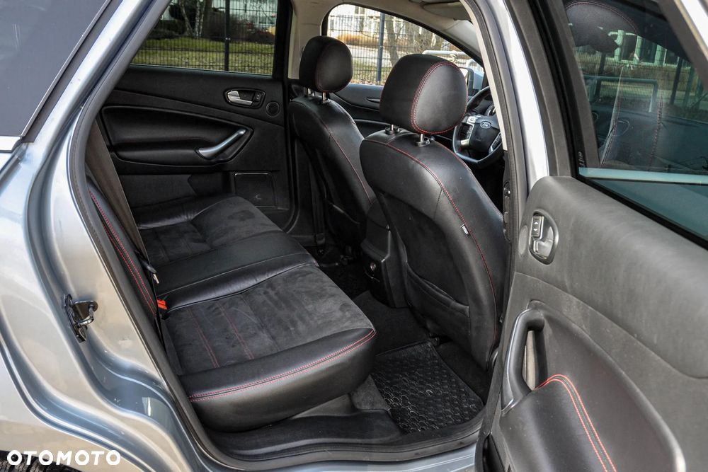 Ford Mondeo - 12