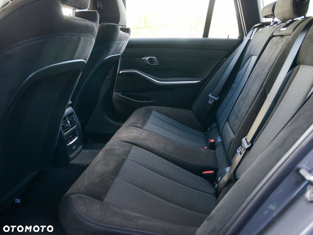 BMW Seria 3 330i xDrive M Sport sport - 27