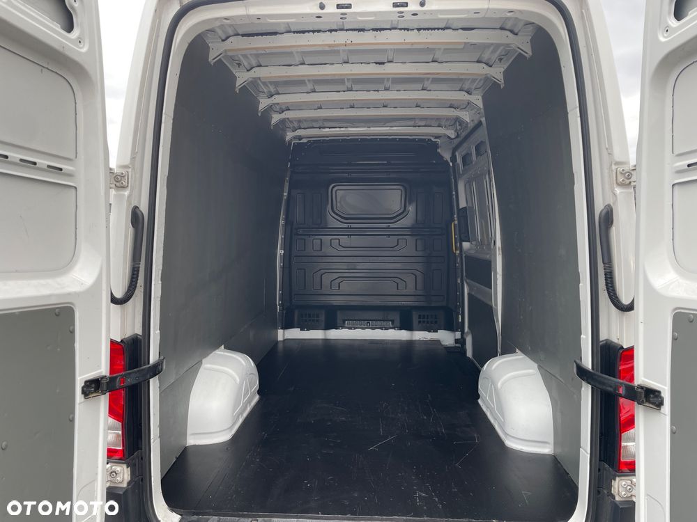 Volkswagen Crafter - 11