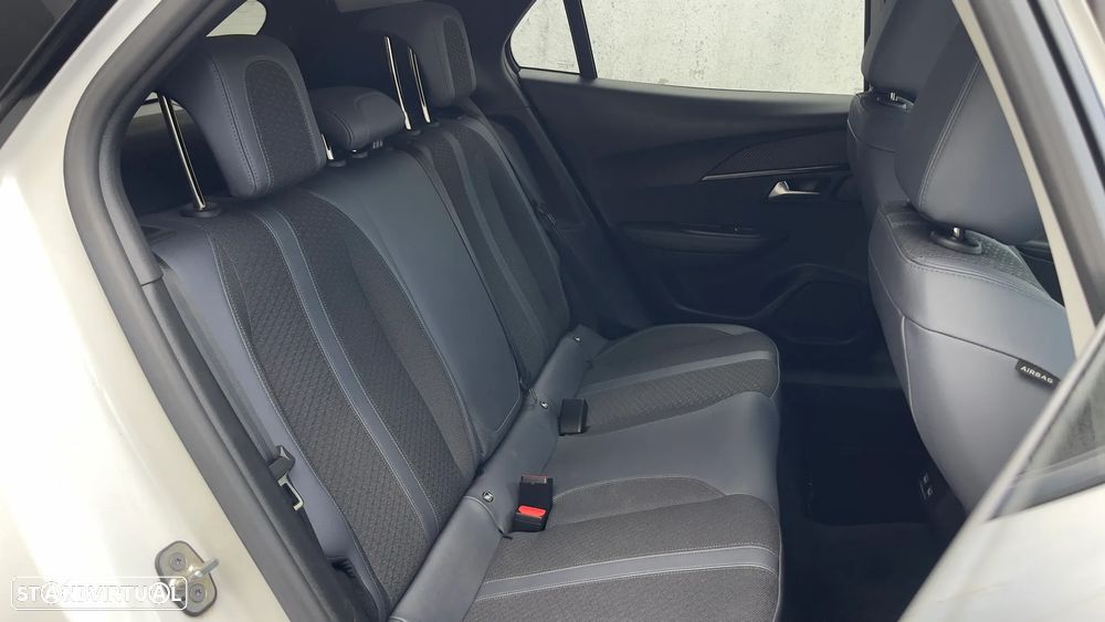 Peugeot 2008 PureTech 130 EAT8 Allure - 17