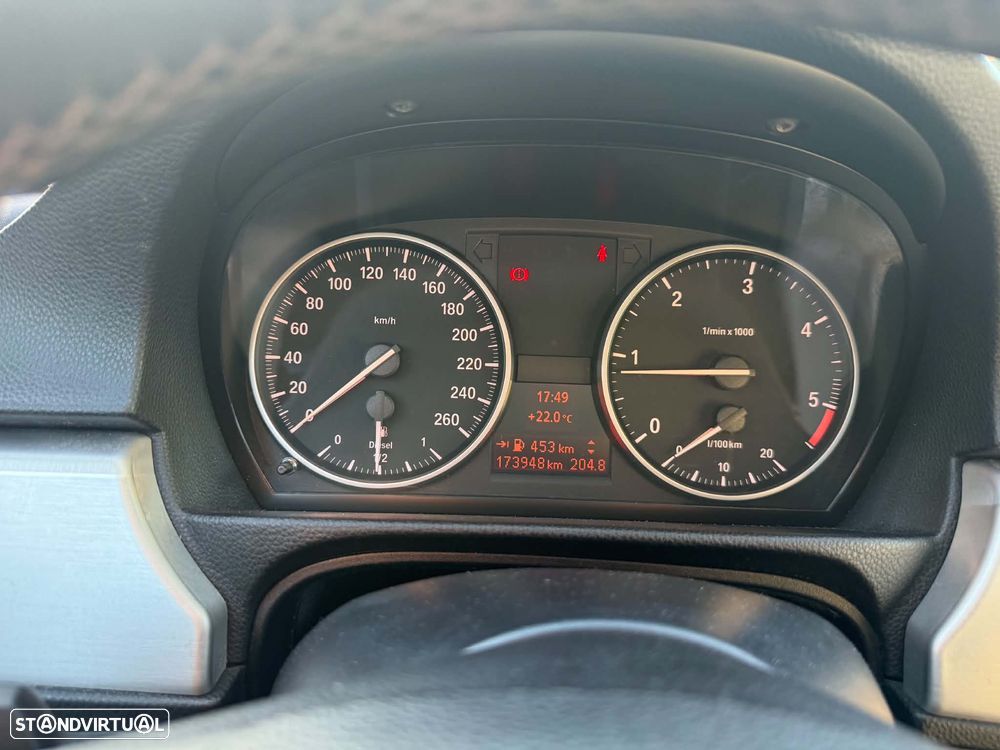 BMW 320 d Pack M - 11
