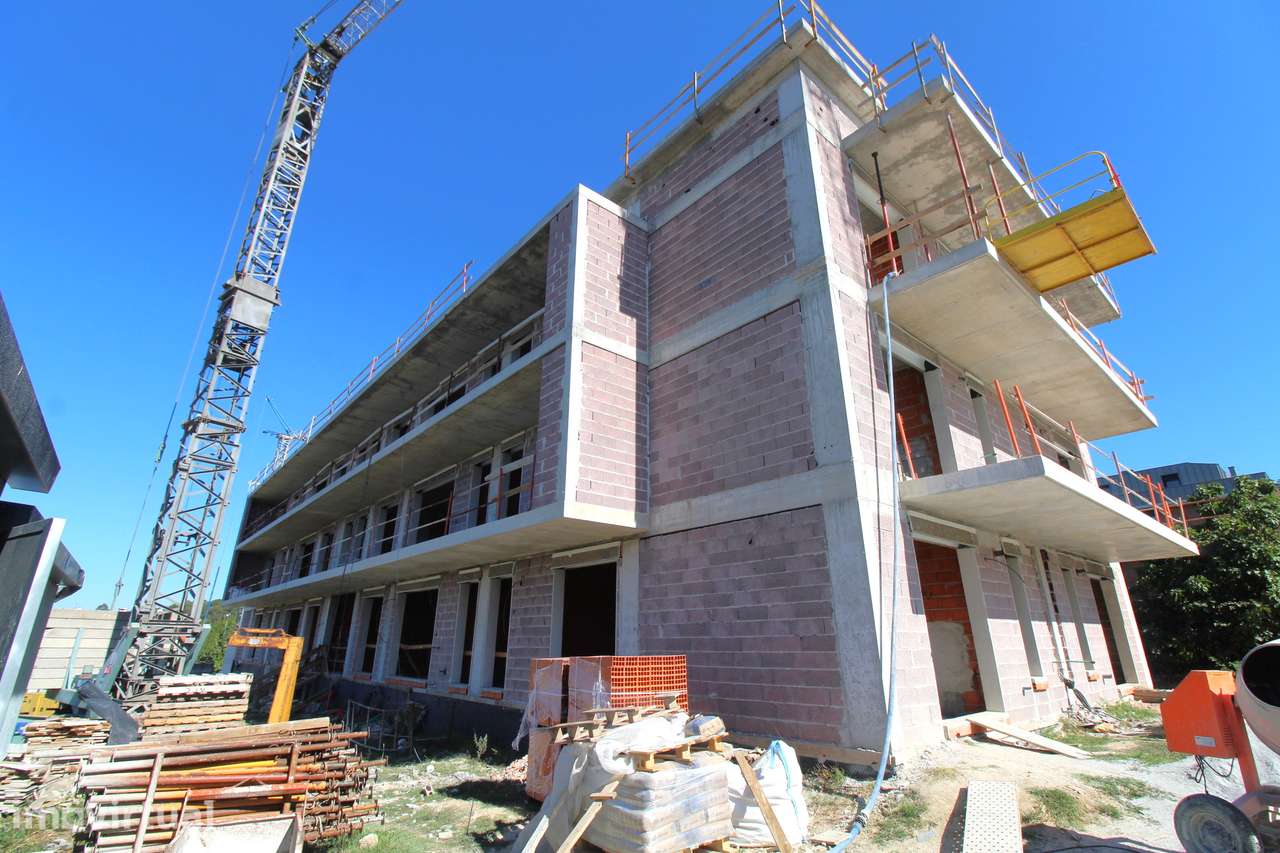Apartamento T3 na Cumieira com 200m2 de Jardim - Grande imagem: 4/11