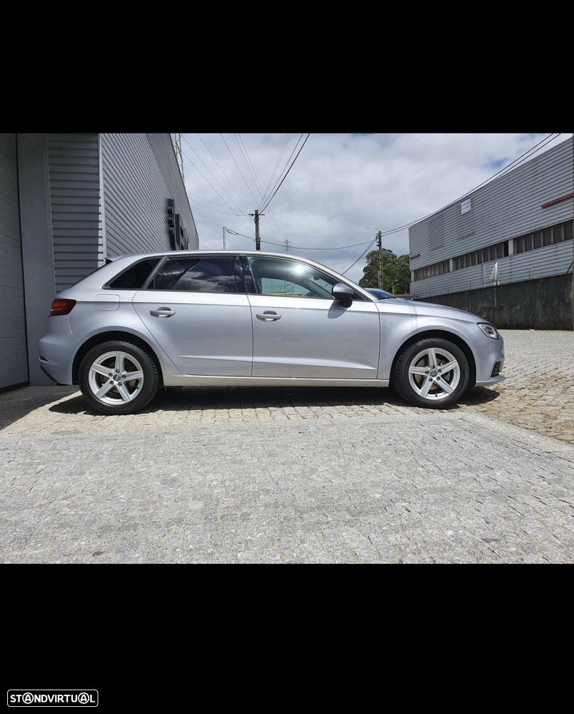 Audi A3 Sportback 1.6 TDI S tronic design - 2