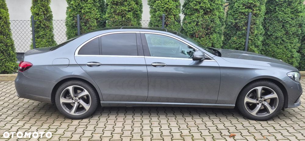 Mercedes-Benz Klasa E 200 4-Matic - 1