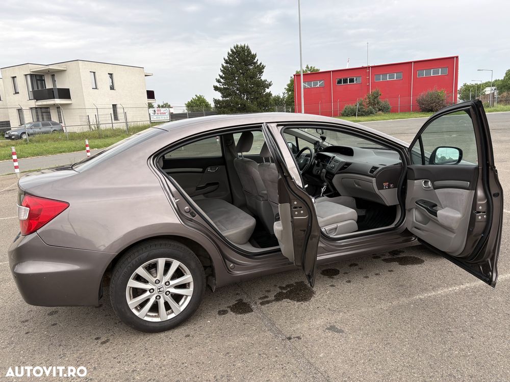 Honda Civic 1.8 i-VTEC Automatik Comfort - 8