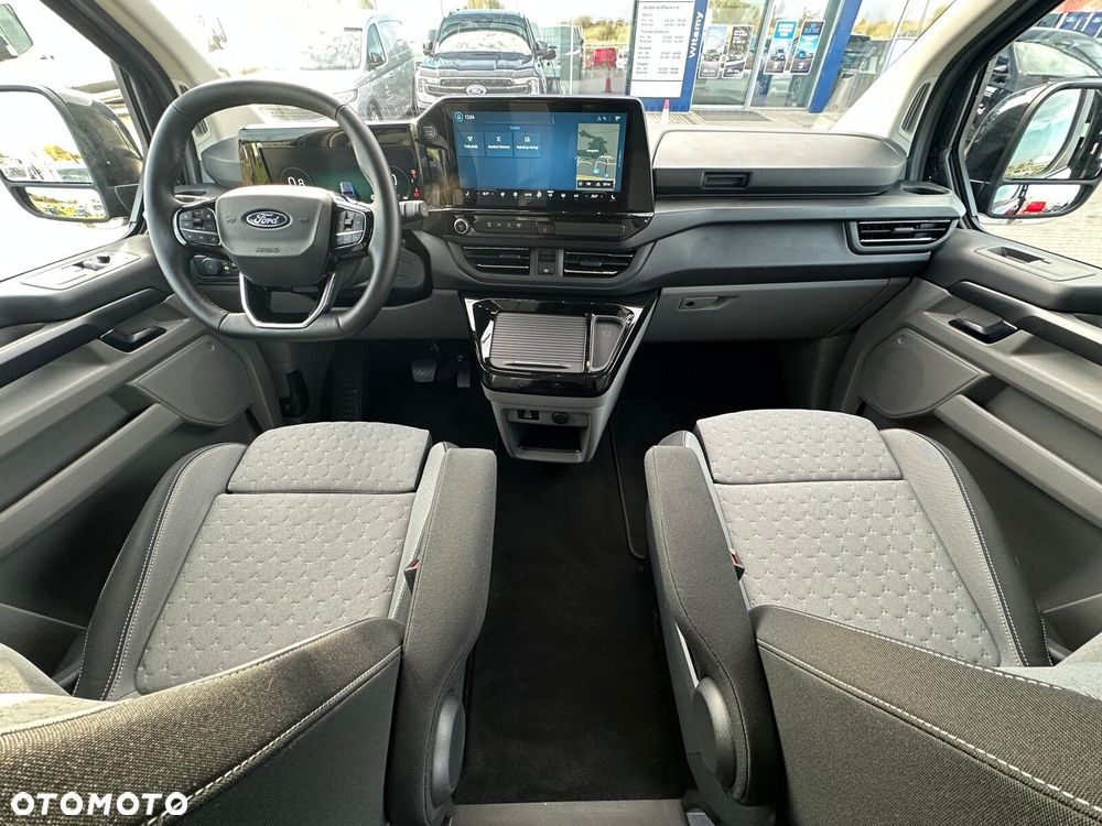 Ford Tourneo Custom - 10