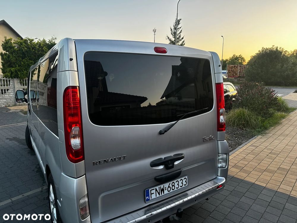 Renault Trafic Grand Passenger Black Edition - 18