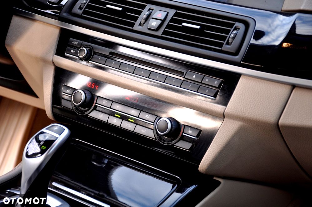 BMW Seria 5 520d Sport-Aut - 28