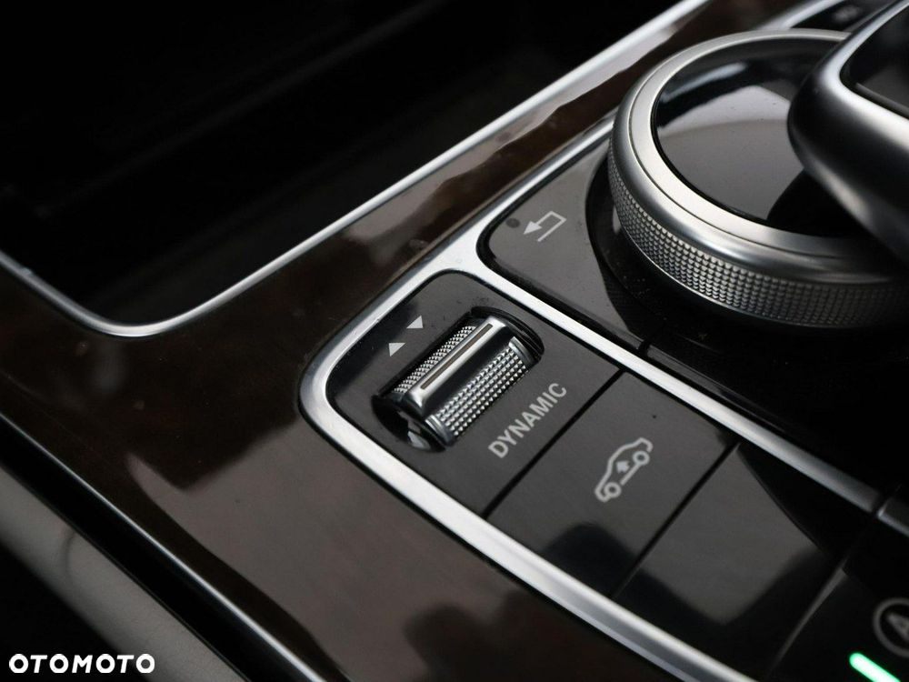 Mercedes-Benz Klasa C 300 7G-TRONIC Exclusive - 29