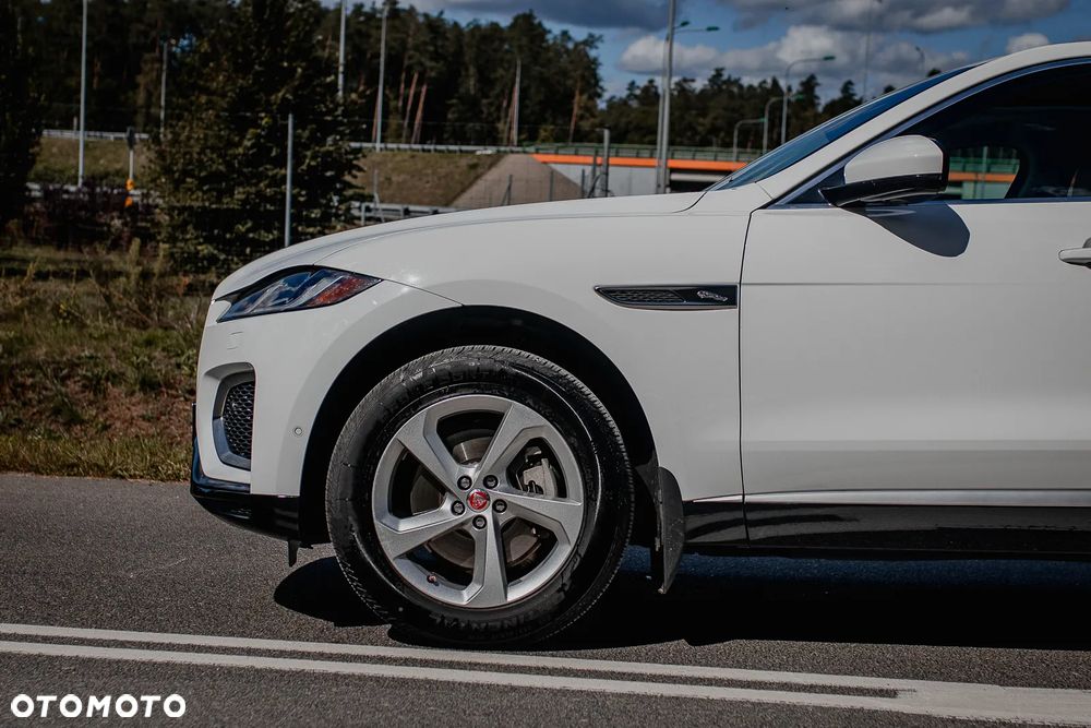 Jaguar F-Pace 2.0 P250 mHEV AWD R-Dynamic S - 5