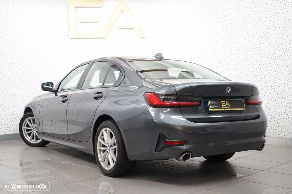 BMW 330 e Aut. Sport Line - 4