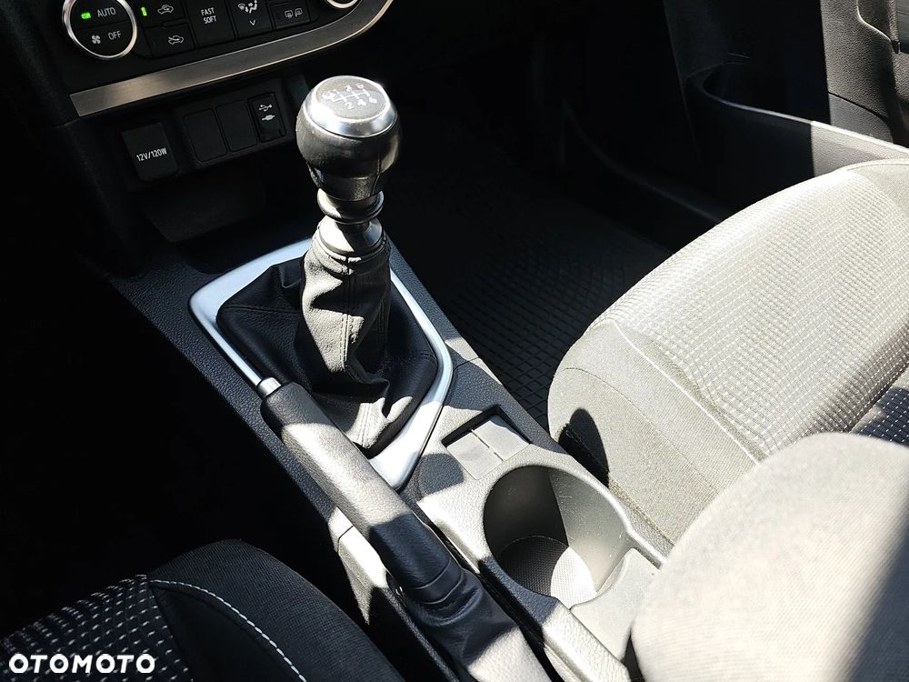 Toyota Auris 1.4 D-4D Premium - 17
