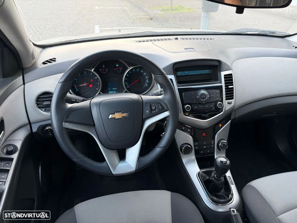Chevrolet Cruze 1.6 LS - 5