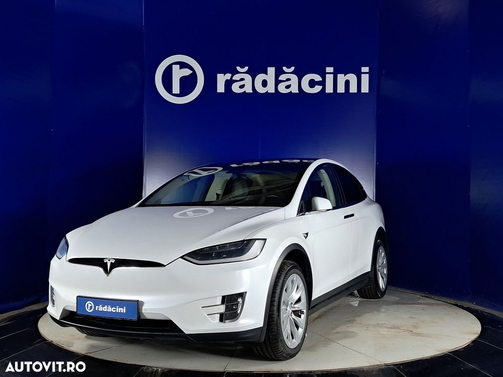 Tesla Model X - 1