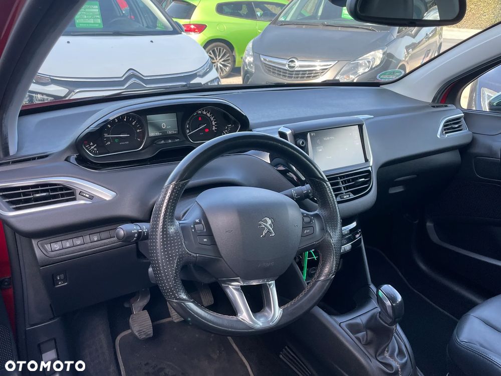 Peugeot 208 PureTech 110 Stop & Start Allure - 6