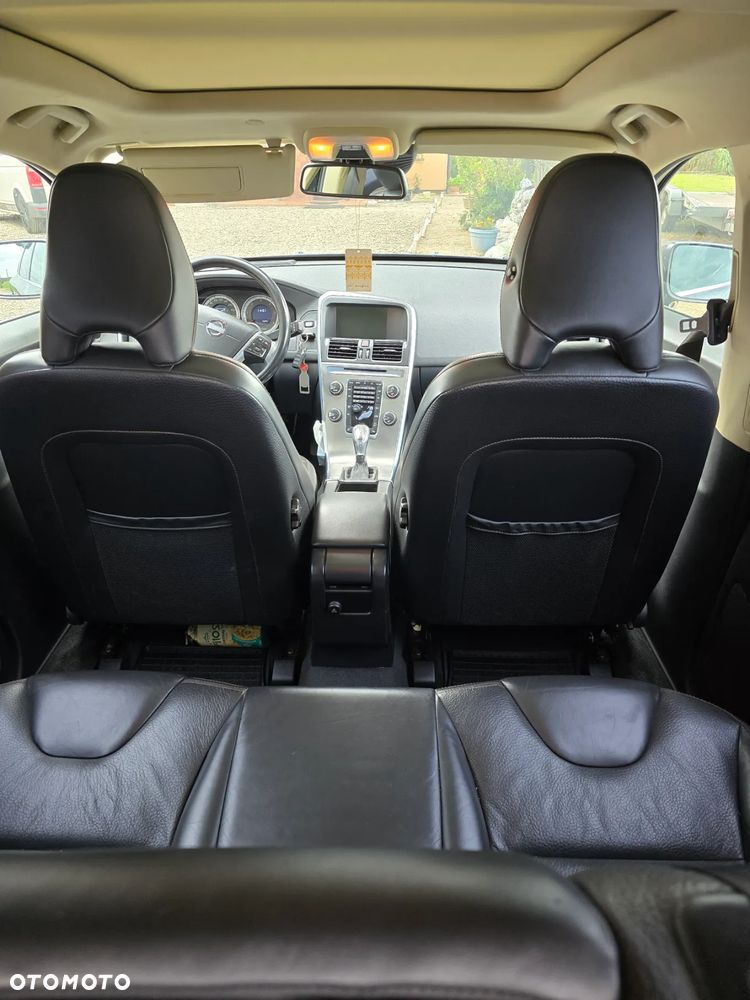 Volvo XC 60 D5 AWD Geartronic Summum - 8