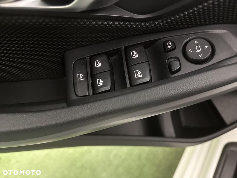 BMW Seria 3 318i - 12