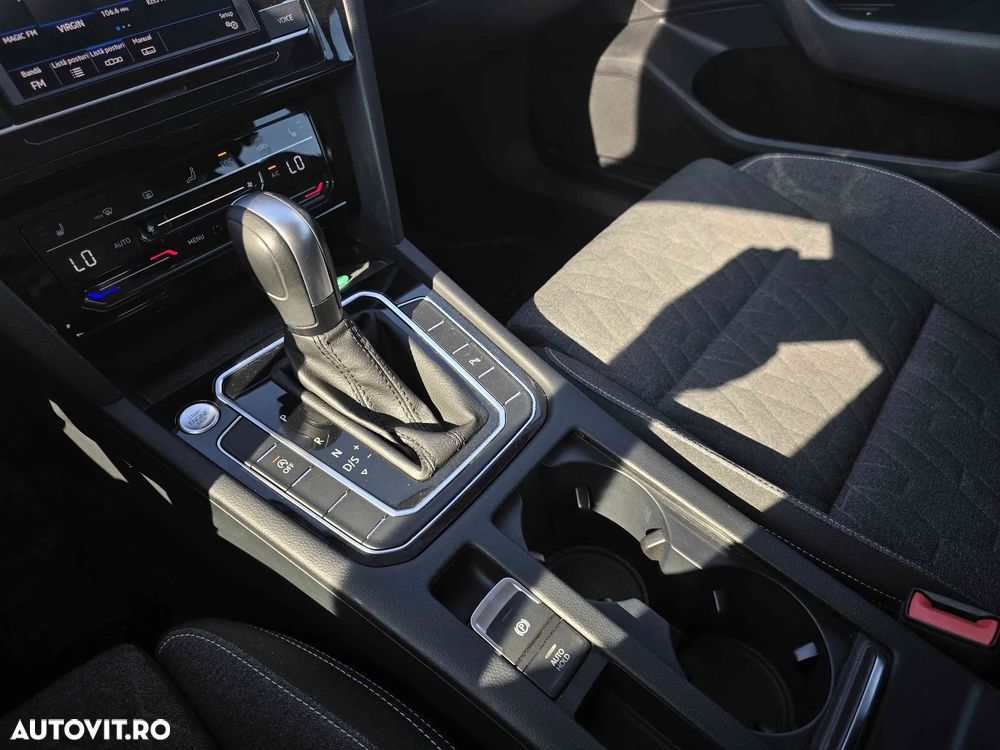 Volkswagen Passat - 14
