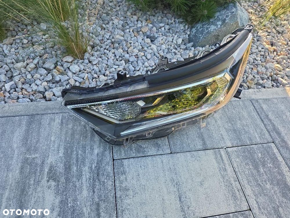 TOYOTA RAV4 V 5 Lampa lewa przód Full Led Dynamic 42-105 2018-2021 - 2