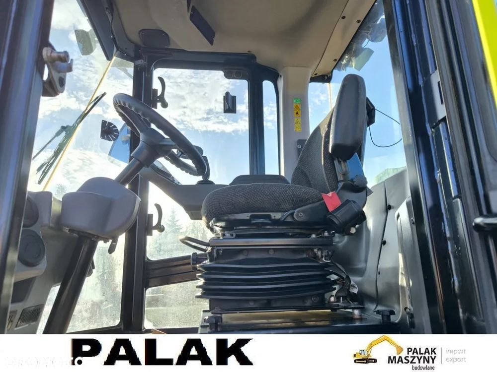 Caterpillar Walec drogowy  CAT CS 64 B , METAL-GUMA  ,2018 rok - 10