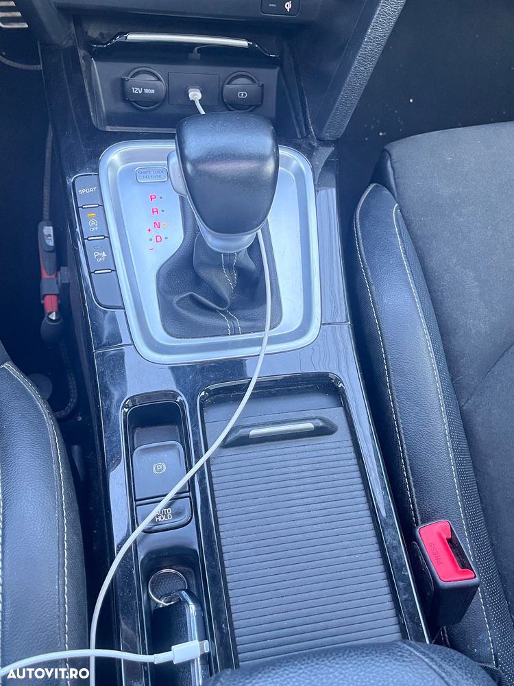 Kia Ceed - 8