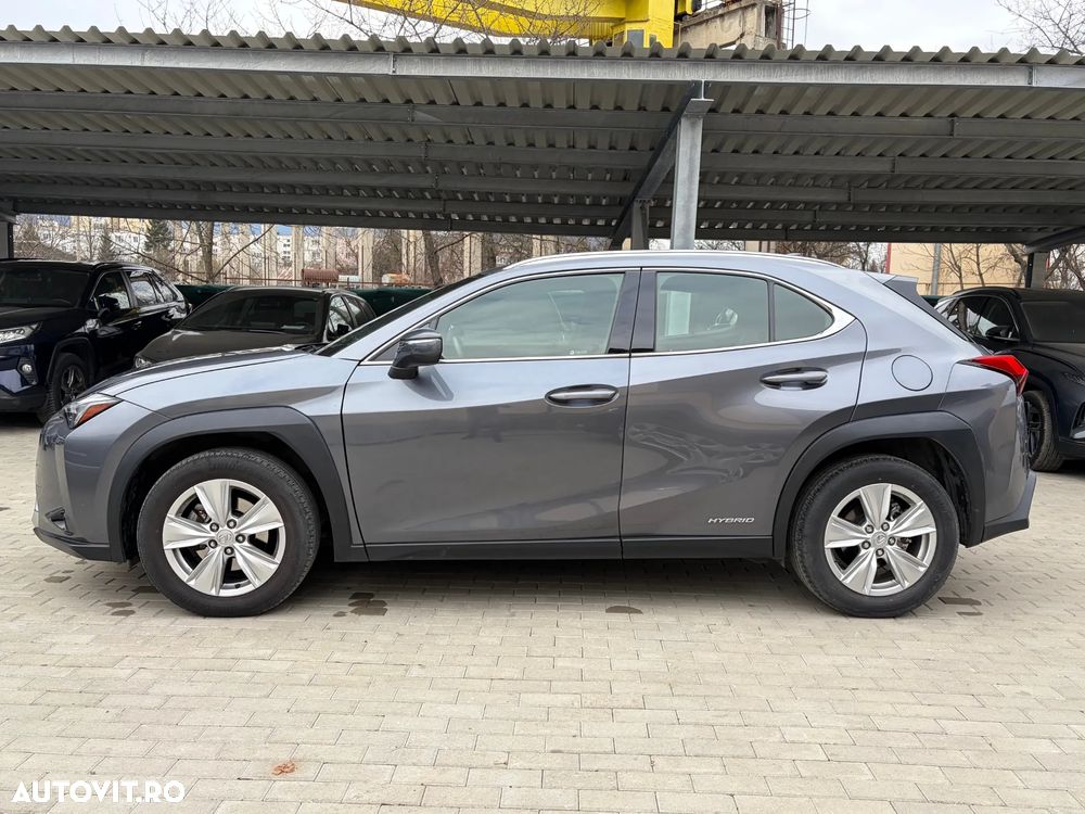 Lexus UX 250h Business Edition - 8