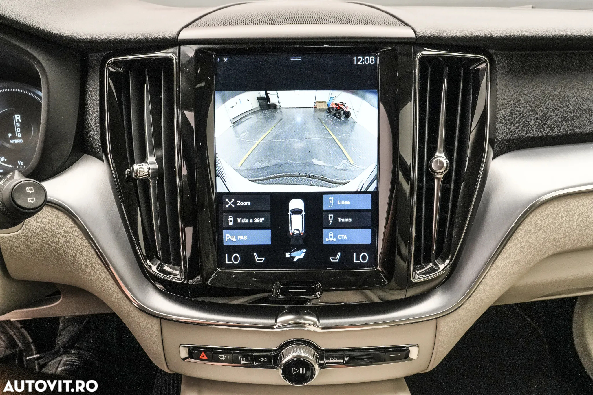 Volvo XC 60 T8 Twin Engine AWD Momentum Pro - 20