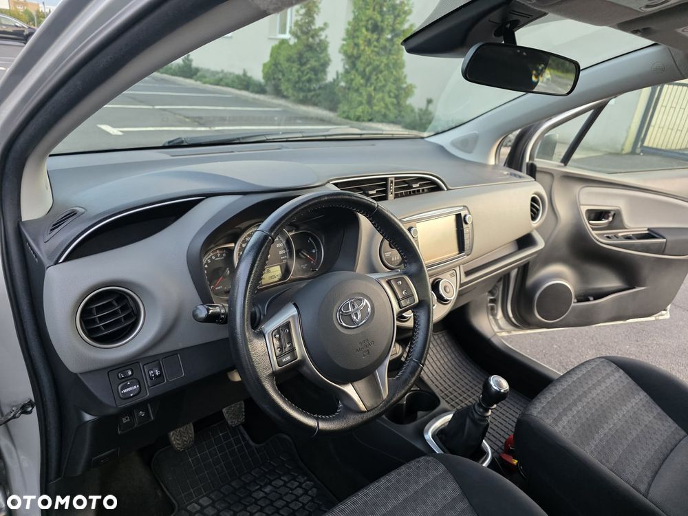 Toyota Yaris - 16