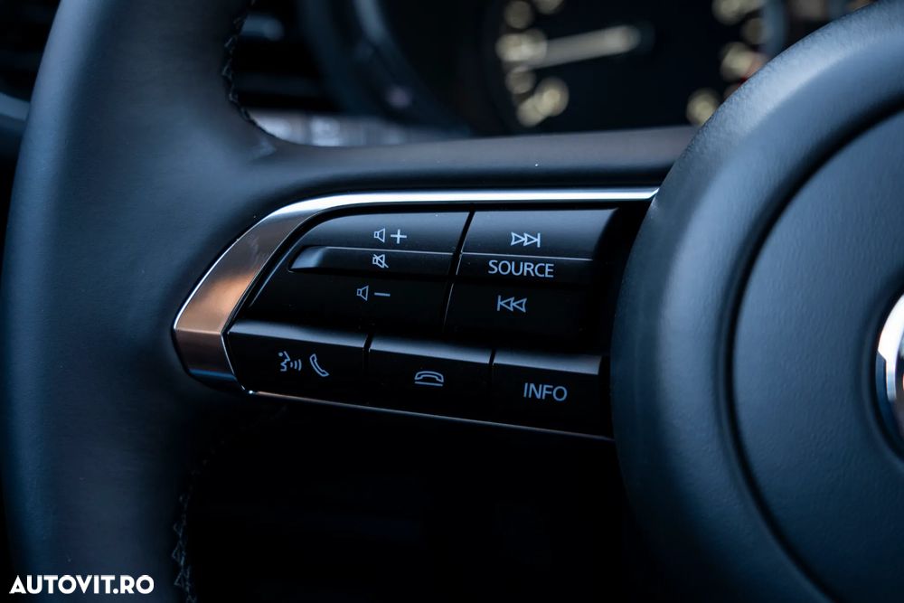 Mazda 3 e-Skyactiv X186 AT MHEV Exclusive-Line - 16