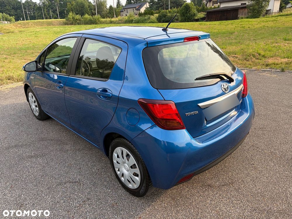 Toyota Yaris Hybrid 100 Sol - 4