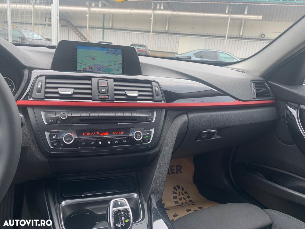 BMW Seria 3 320d Touring Aut. Efficient Dynamics Edition Sport Line - 13