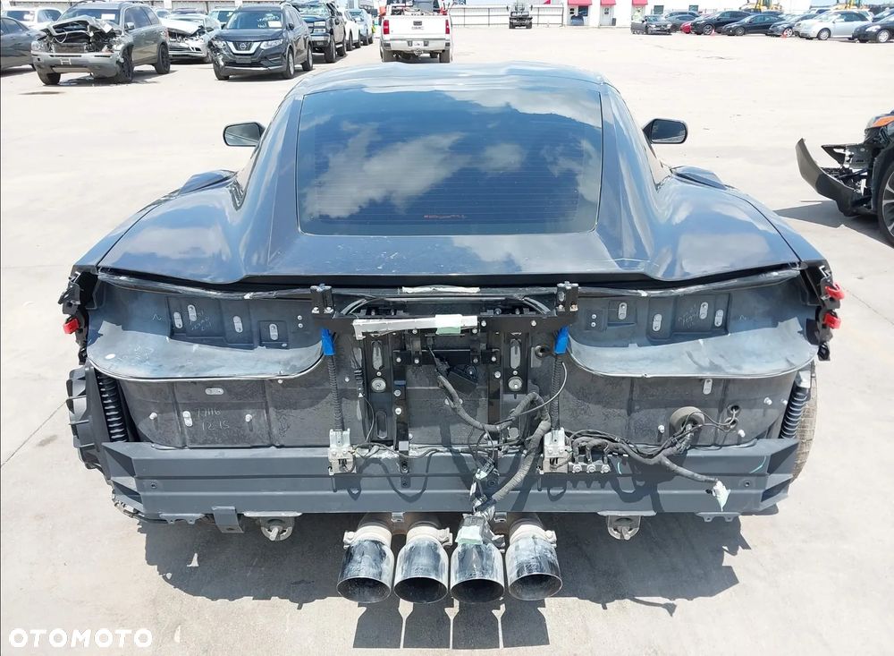 Chevrolet Corvette - 6