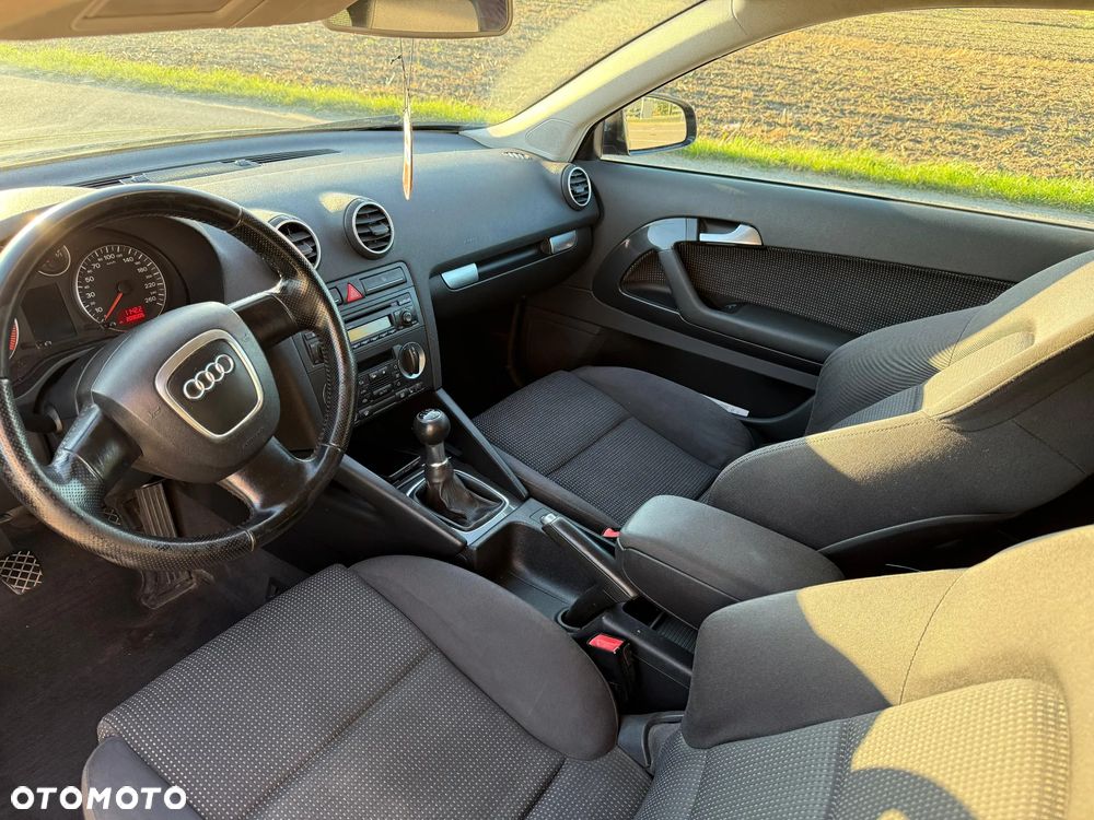 Audi A3 1.6 Ambiente - 6