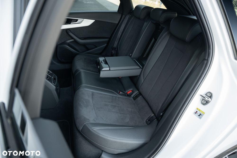 Audi A4 Avant 35 TFSI S tronic S line - 35