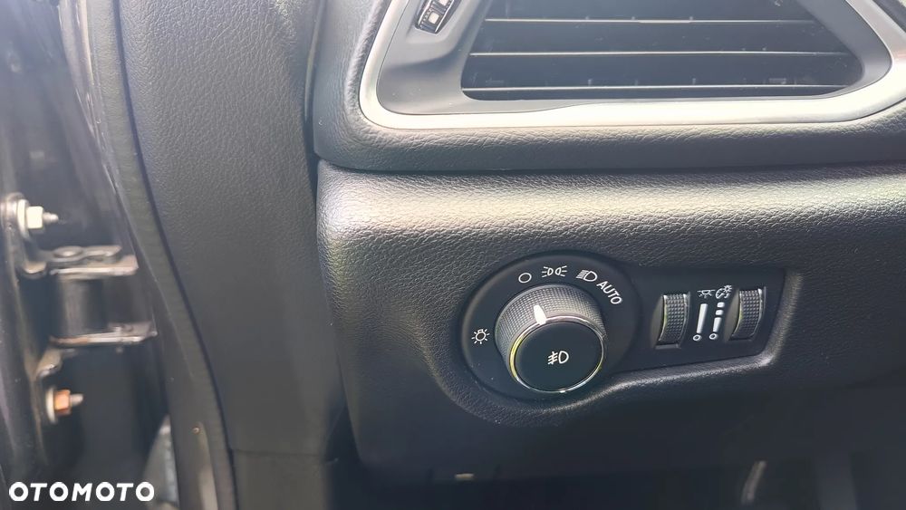 Chrysler Pacifica - 21